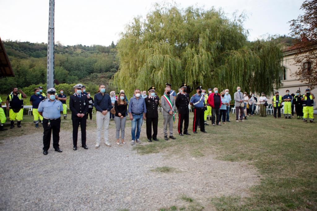 Alzabandiera alla presenza del Sindaco