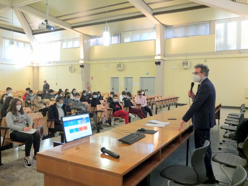 FAENZA.-Il-sindaco-Massimo-Isola-incontra-gli-studenti